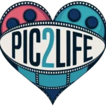 לב שעשוי מסלילי צילום וכתוב עליו pic2life